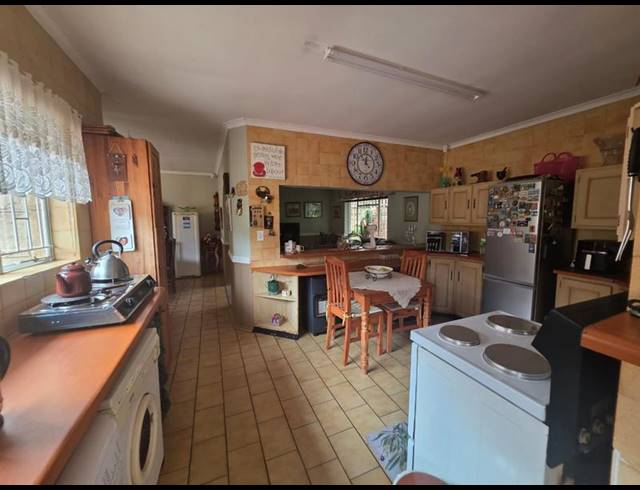 3 BEDROOM HOUSE FOR SALE IN GREENHILLS